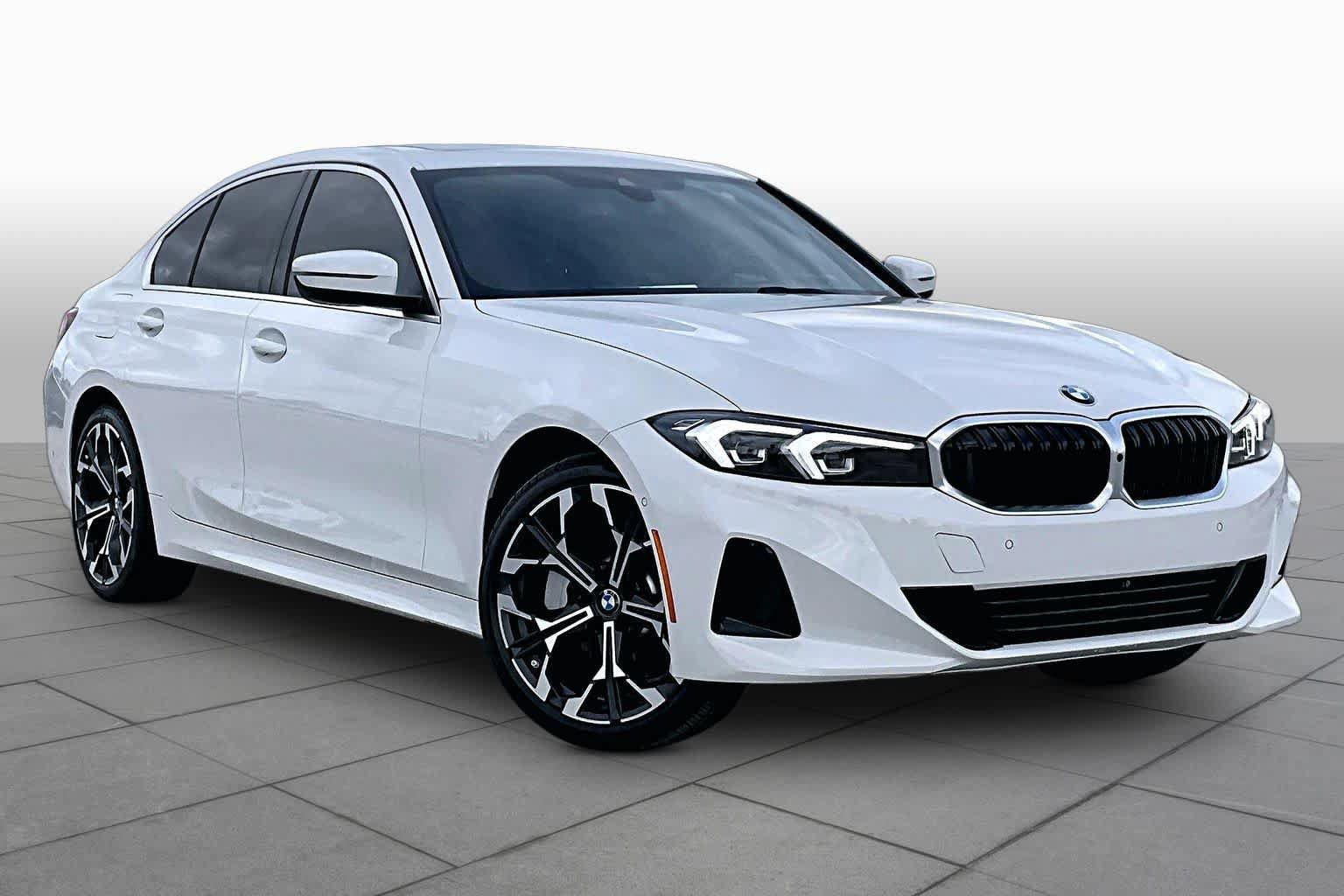 Used 2026 BMW 330i Sedan w/ Convenience Package RWD image 2