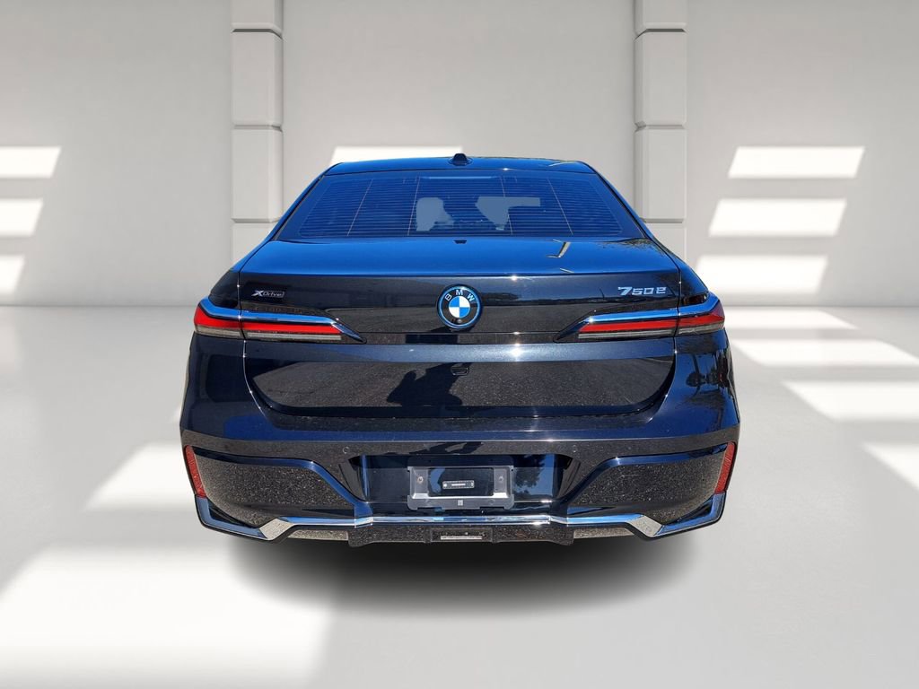 Used 2024 BMW 750e xDrive image 5
