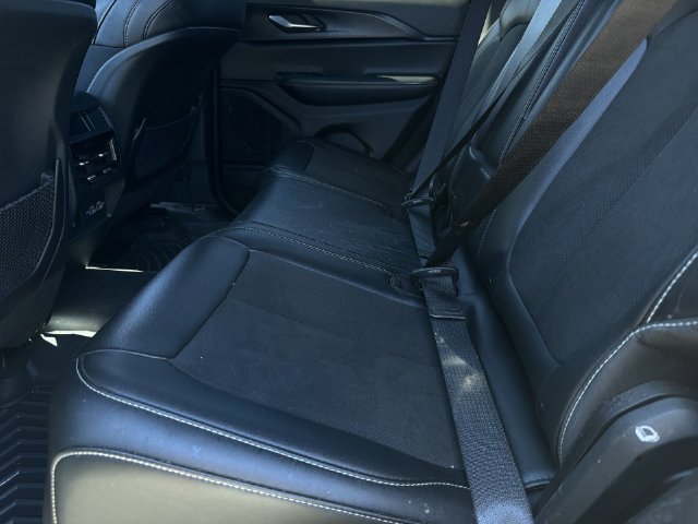 Used 2023 Jeep Grand Cherokee Altitude AWD/4WD image 9