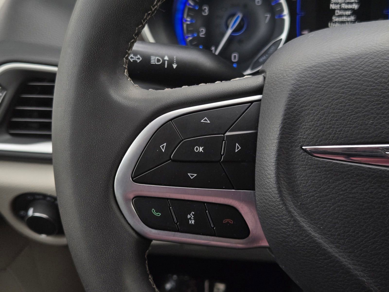 Used 2023 Chrysler Voyager LX image 21