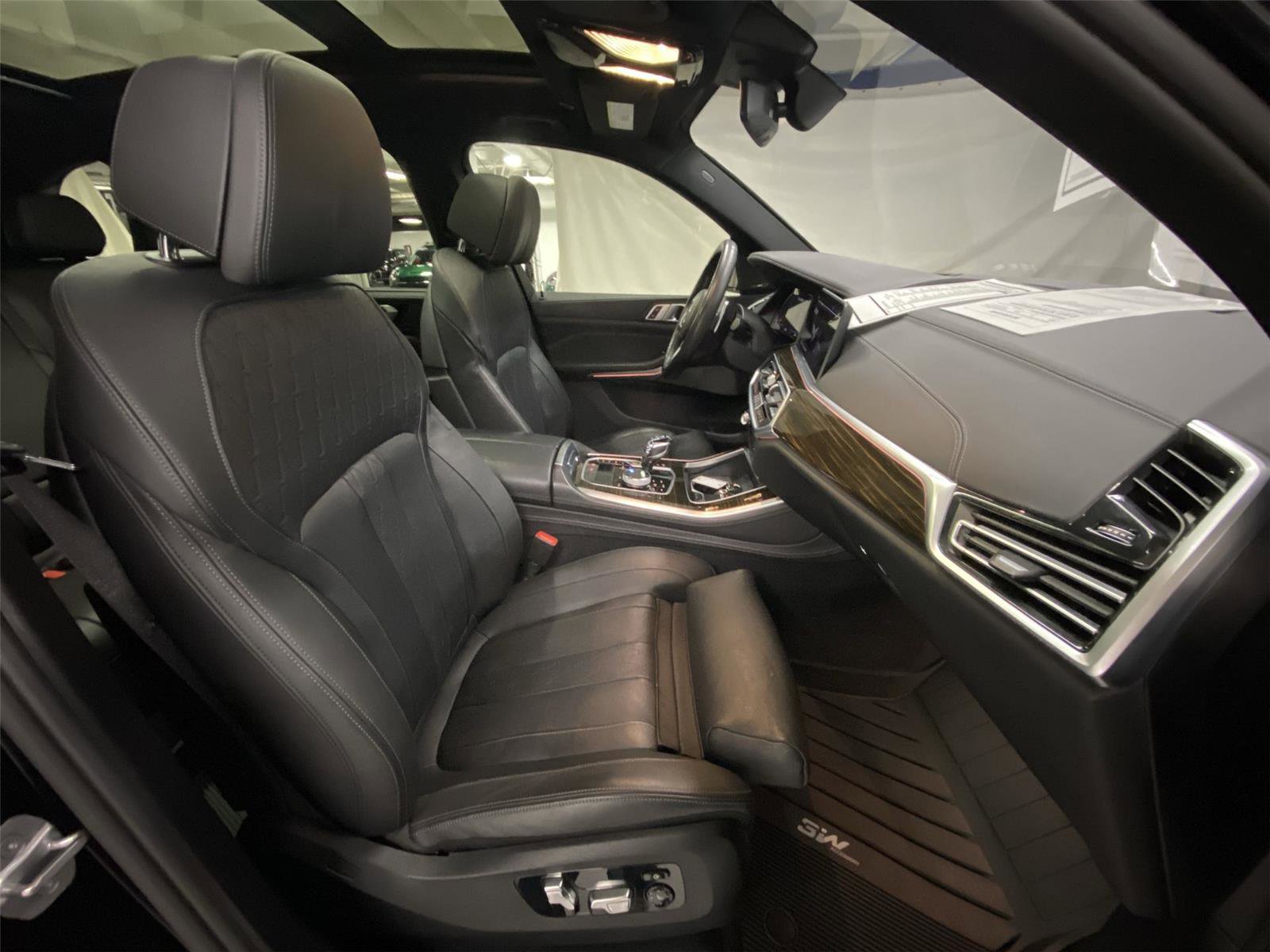 Used 2020 BMW X5 M50i w/ Executive Package image 30