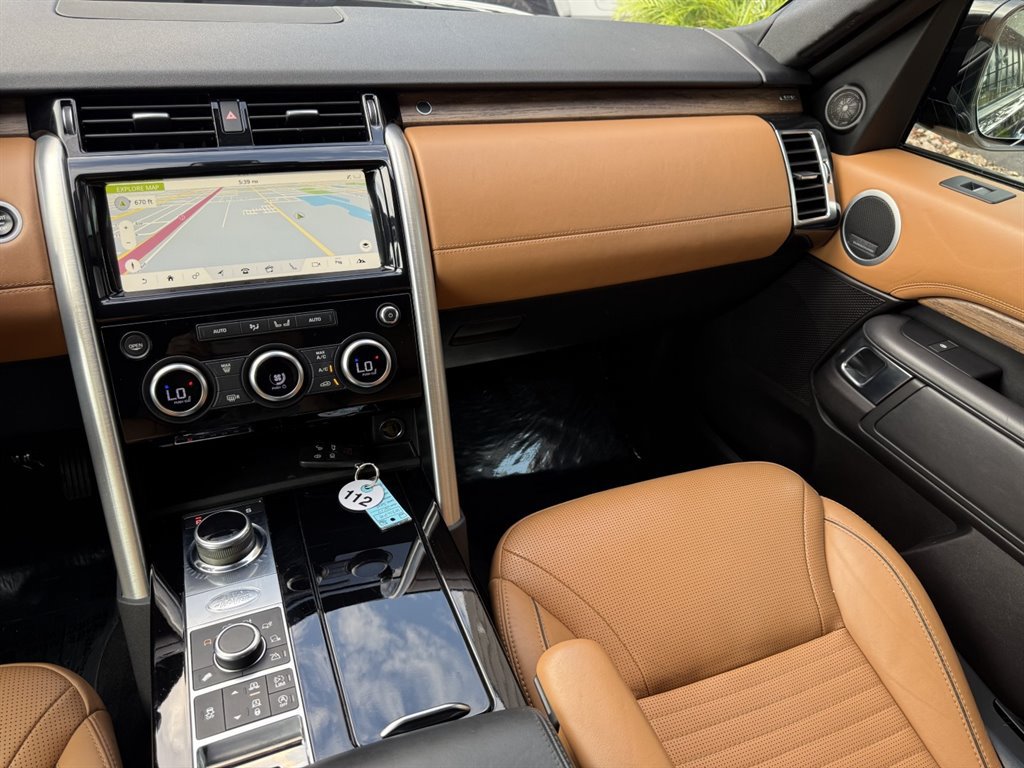 Used 2017 Land Rover Discovery HSE Luxury AWD/4WD image 25