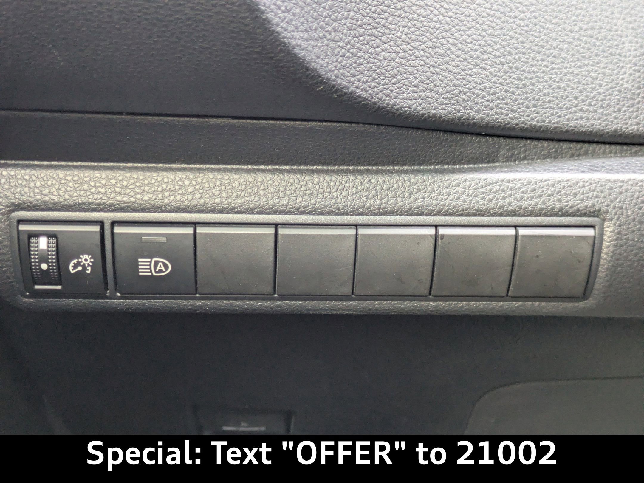 Used 2022 Toyota Corolla SE image 25