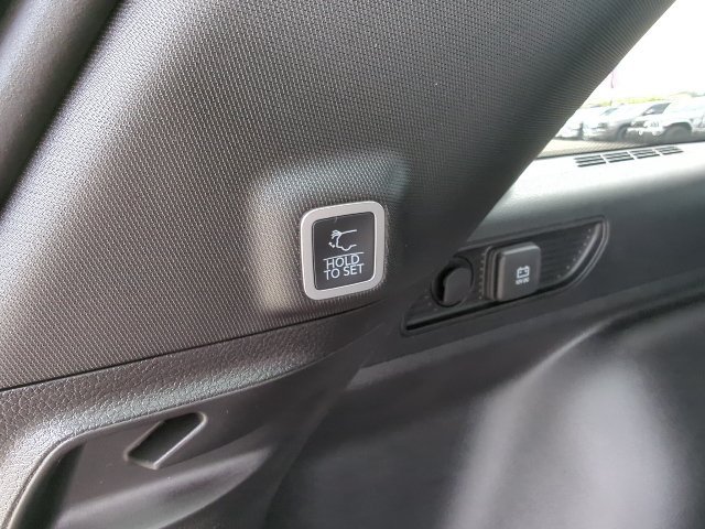 New 2026 Jeep Grand Cherokee Laredo X AWD/4WD image 32