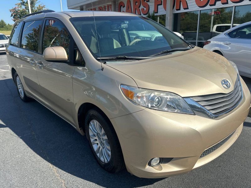 Used 2014 Toyota Sienna XLE