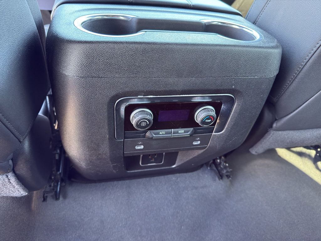 Used 2024 Chevrolet Suburban LT image 25