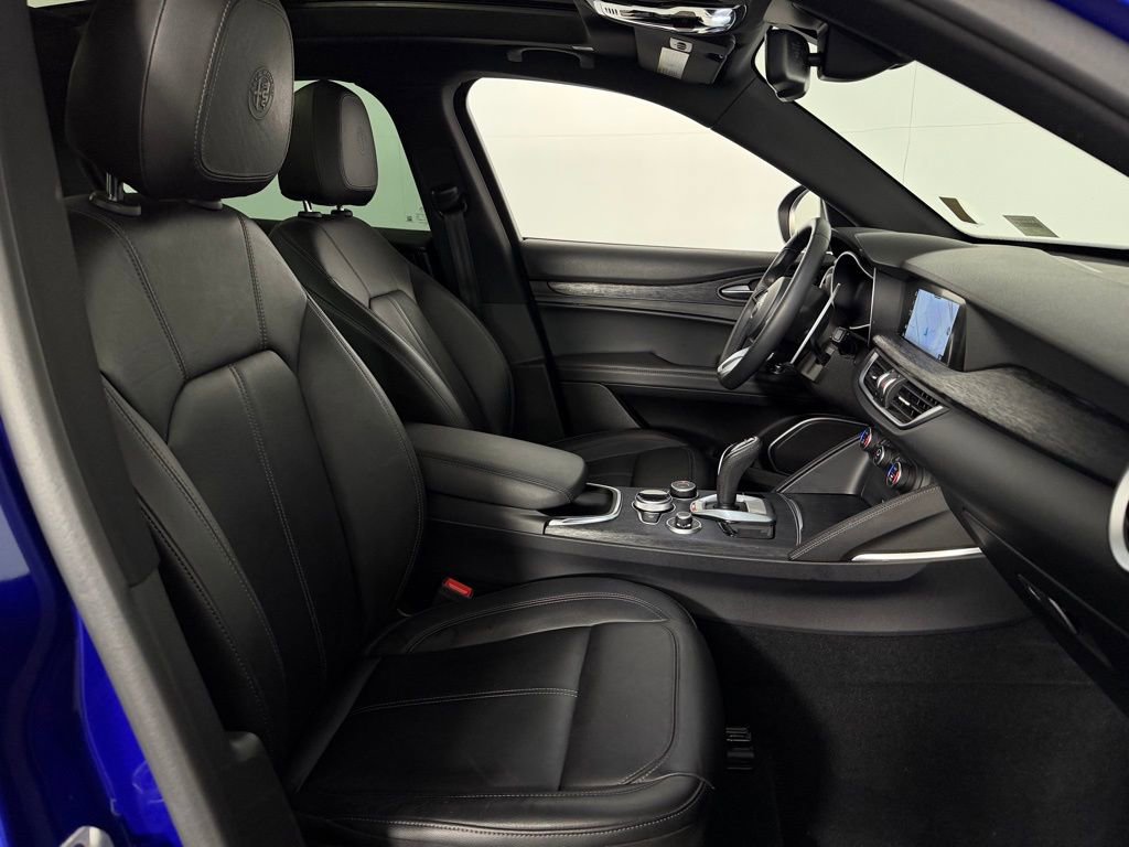 Used 2022 Alfa Romeo Stelvio Sprint RWD image 32