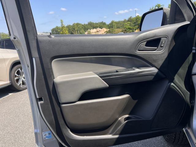 Used 2017 Chevrolet Colorado W/T w/ WT Convenience Package RWD image 10