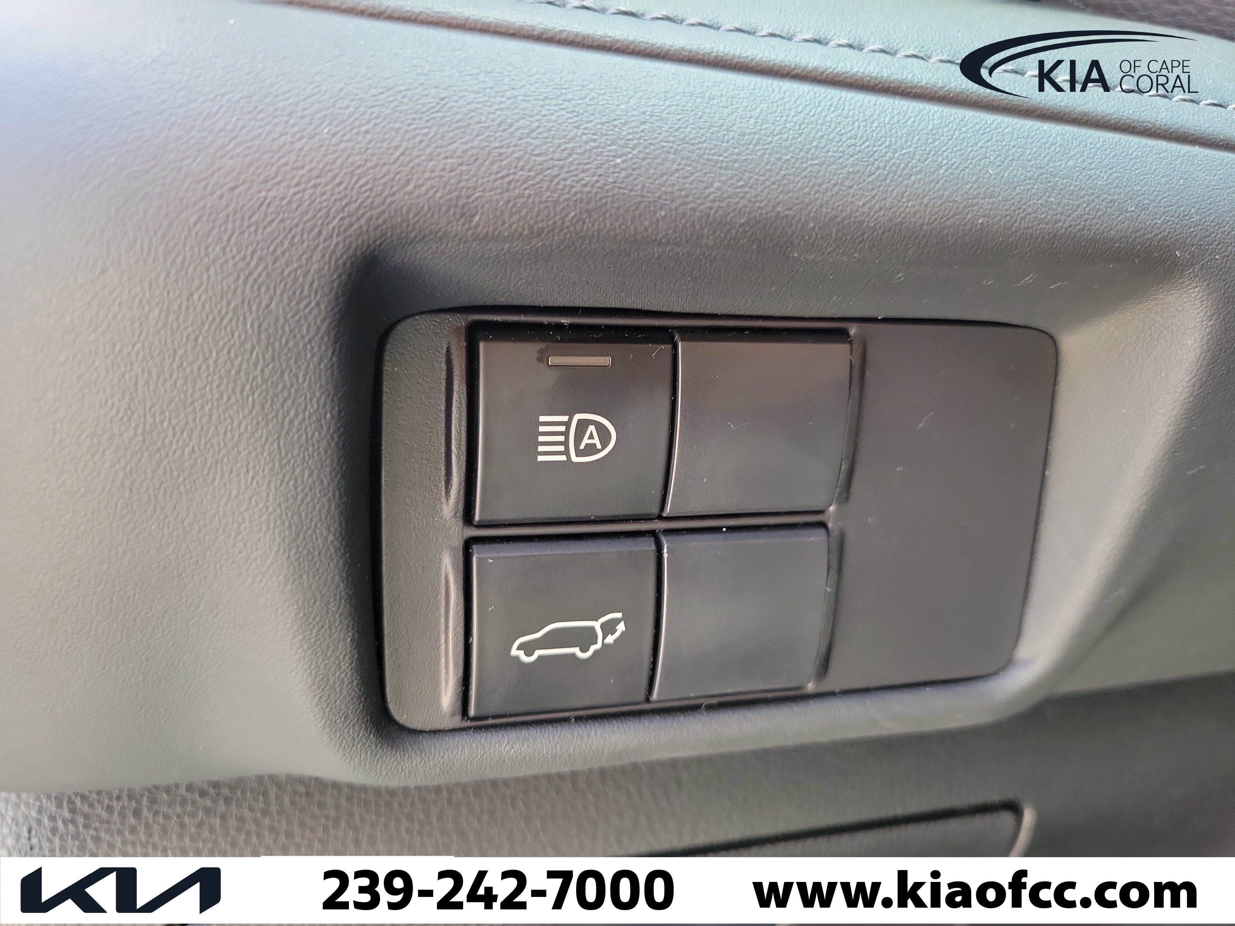 Used 2022 Toyota Highlander XLE FWD image 24