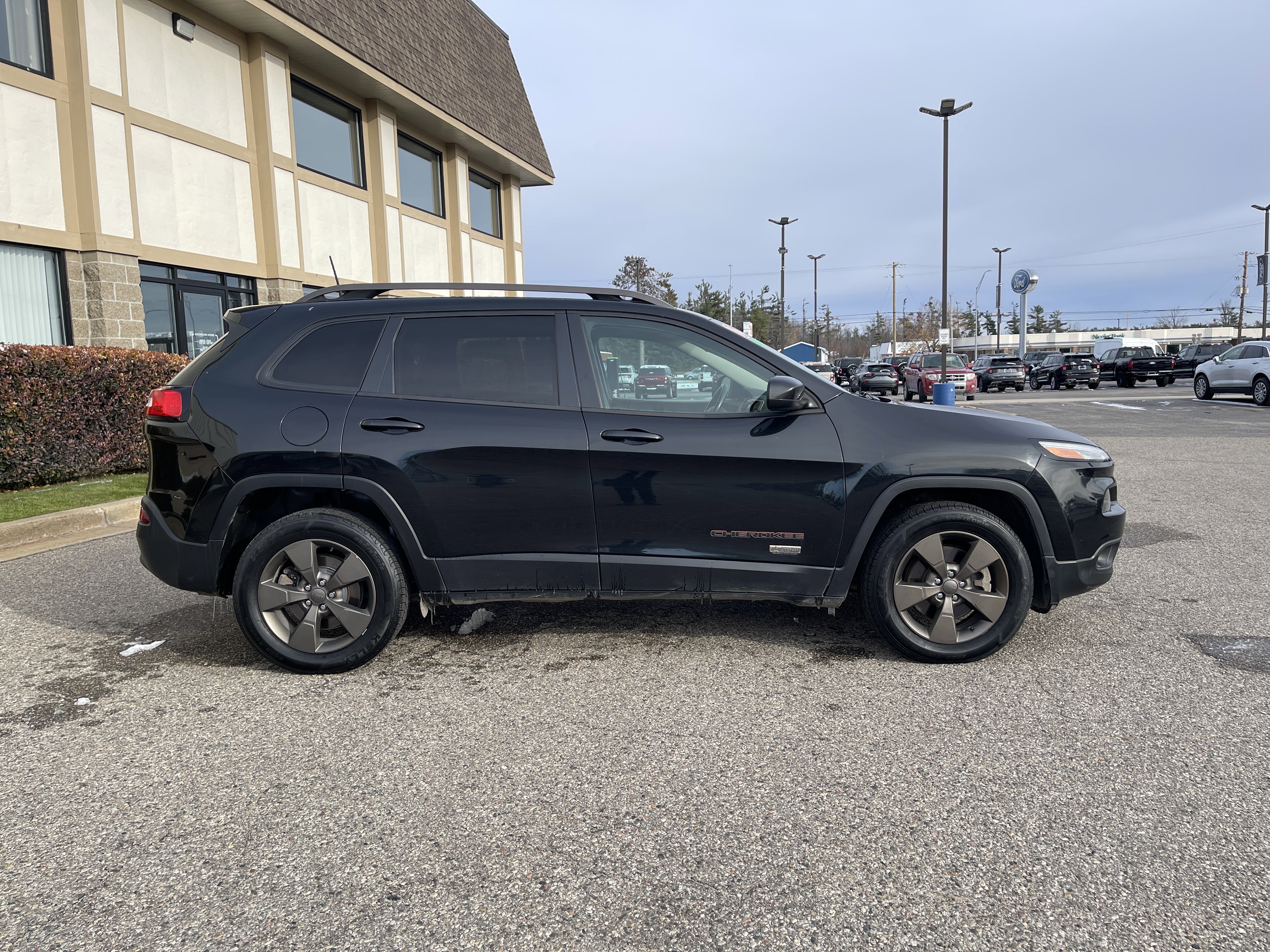 Used 2016 Jeep Cherokee 75th Anniversary image 2