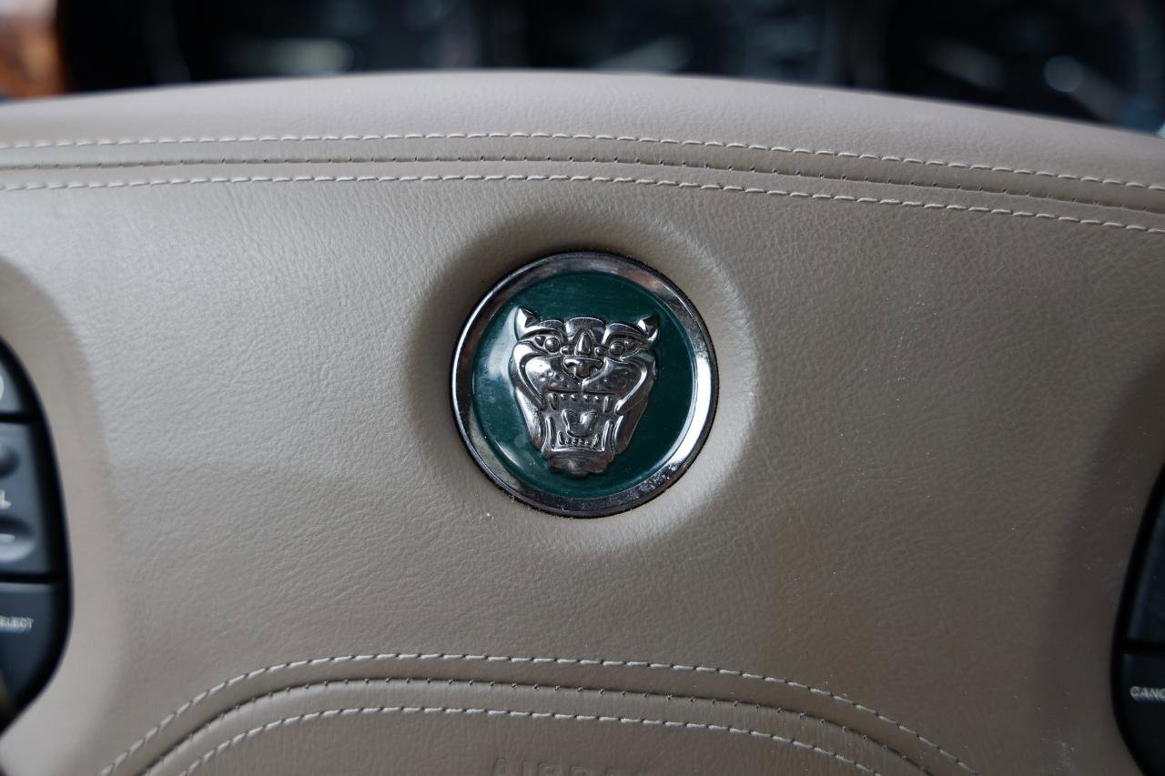 Used 2004 Jaguar XJ8 RWD image 29