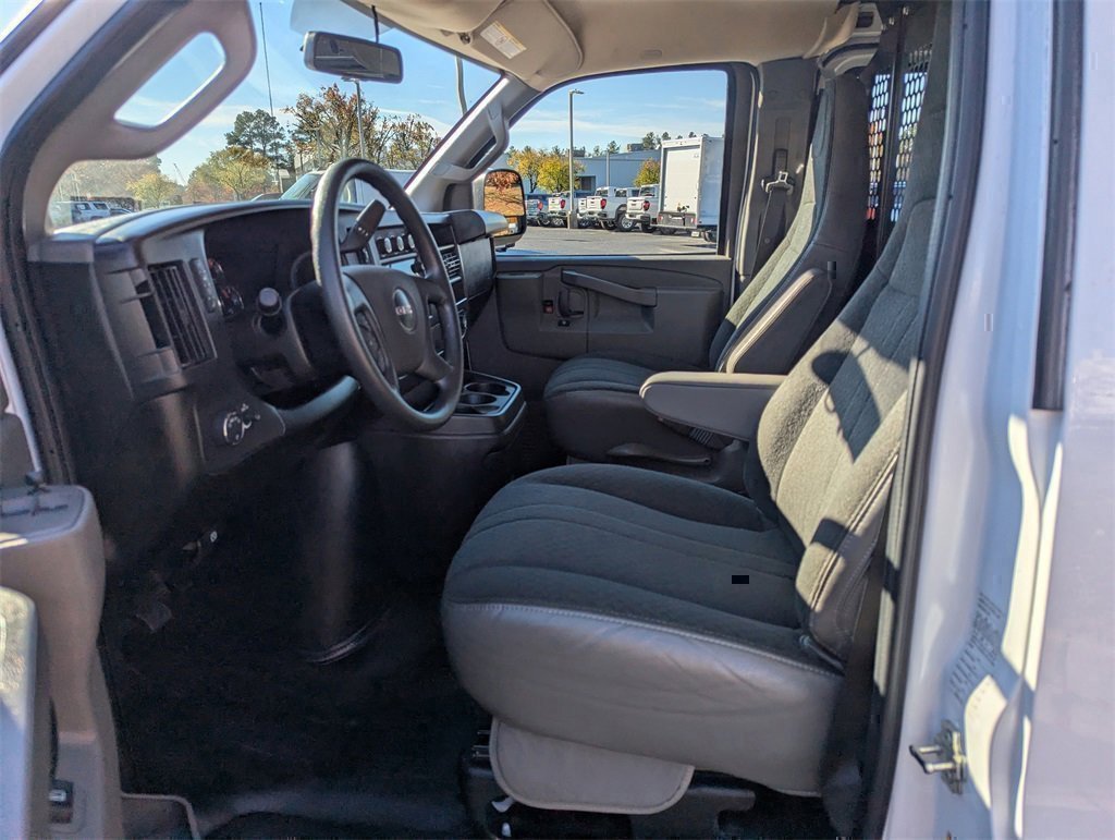Used 2024 GMC Savana 2500 Work Van w/ Driver Convenience Package image 11