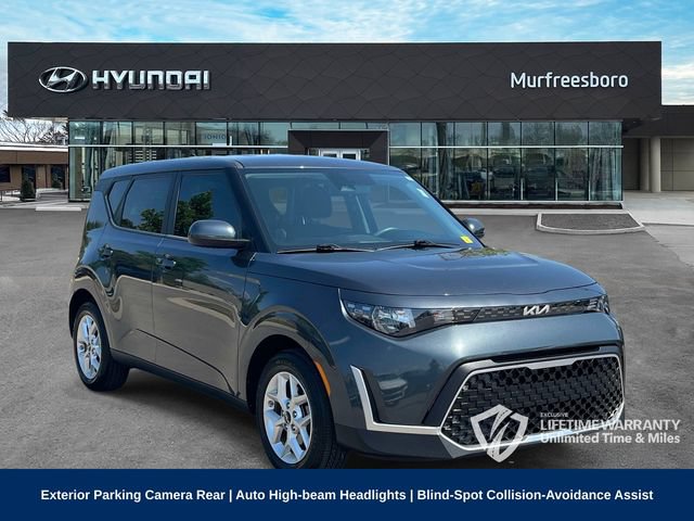 Used 2025 Kia Soul LX w/ LX Technology Package FWD image 3