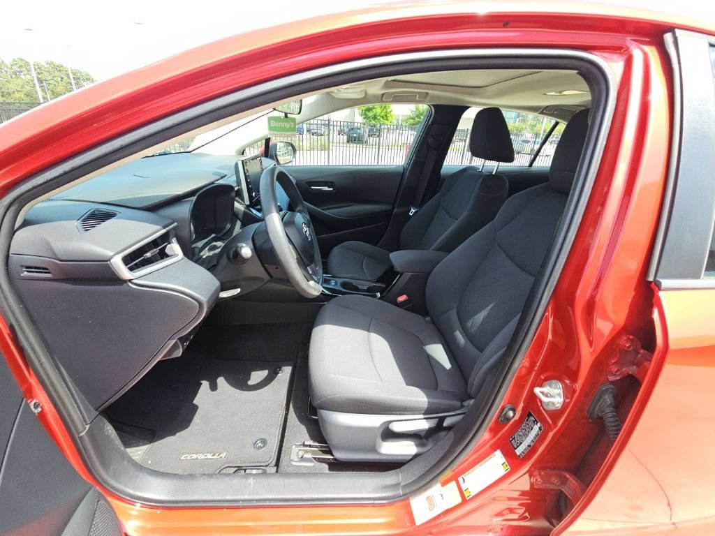 Used 2020 Toyota Corolla LE w/ LE Premium Package FWD image 12