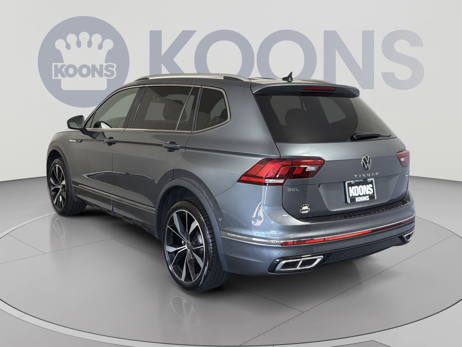 Used 2024 Volkswagen Tiguan SEL R-Line AWD/4WD image 4