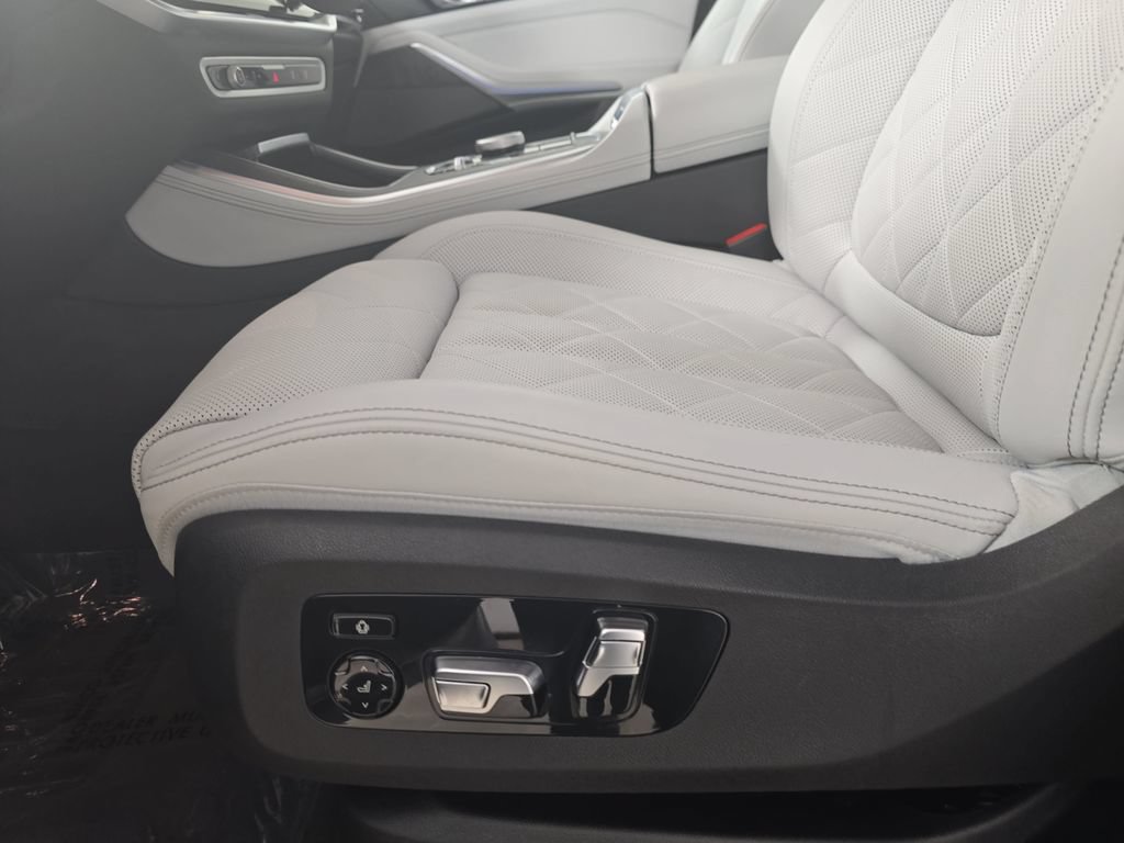 Certified 2025 BMW X5 xDrive50e AWD/4WD image 29