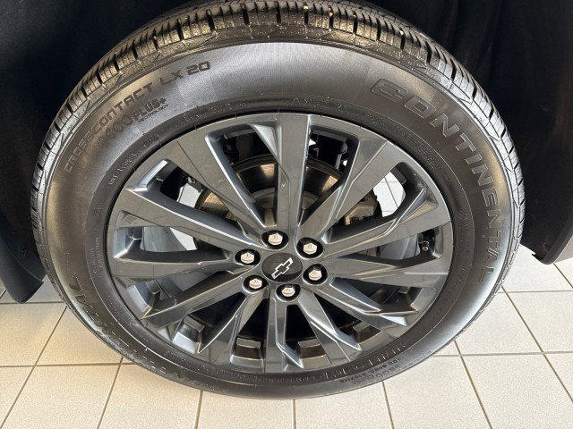 Used 2023 Chevrolet Traverse RS image 11