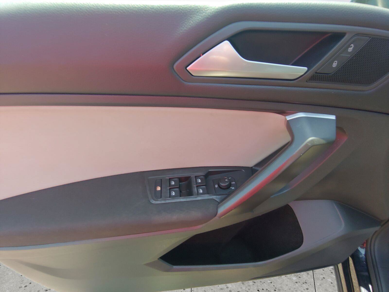 Used 2021 Volkswagen Tiguan S FWD image 12