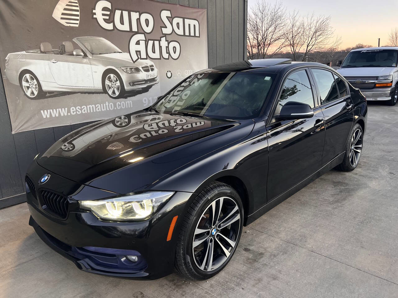 Used 2018 BMW 328d xDrive Sedan image 3