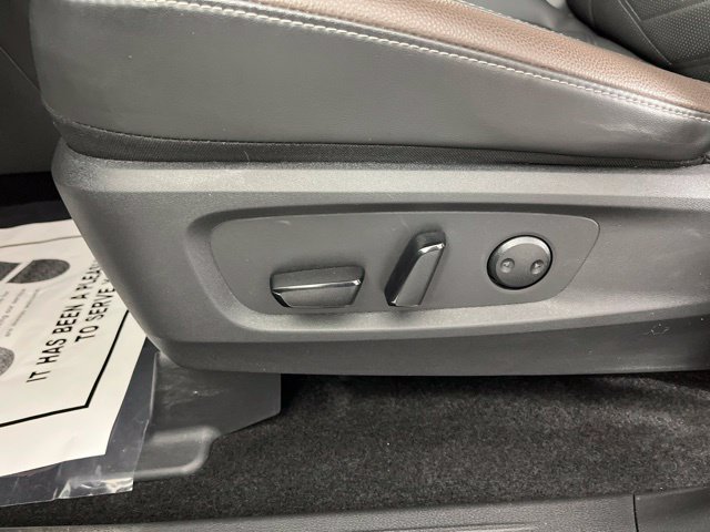 Used 2025 Nissan Pathfinder Platinum w/ Cargo Package FWD image 33
