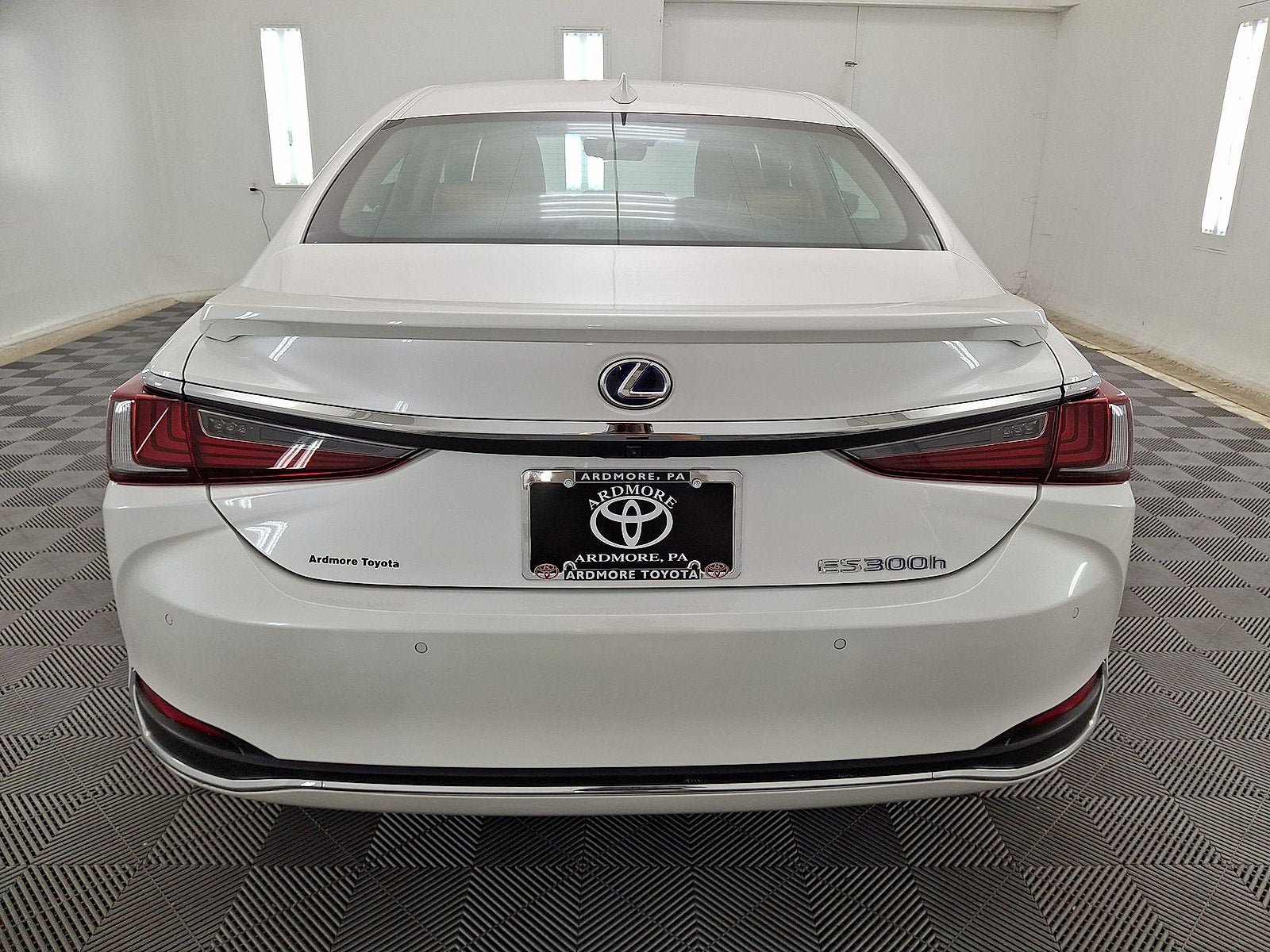 Used 2022 Lexus ES 300h w/ Luxury Package FWD image 15