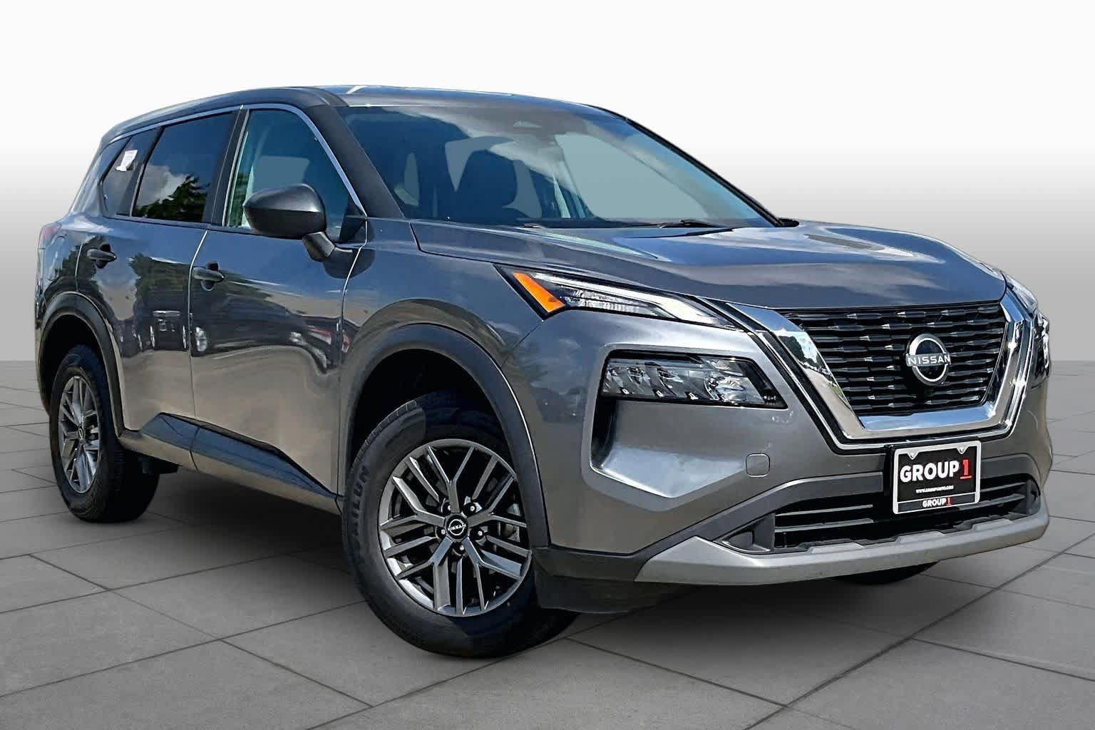 Used 2023 Nissan Rogue S FWD image 3