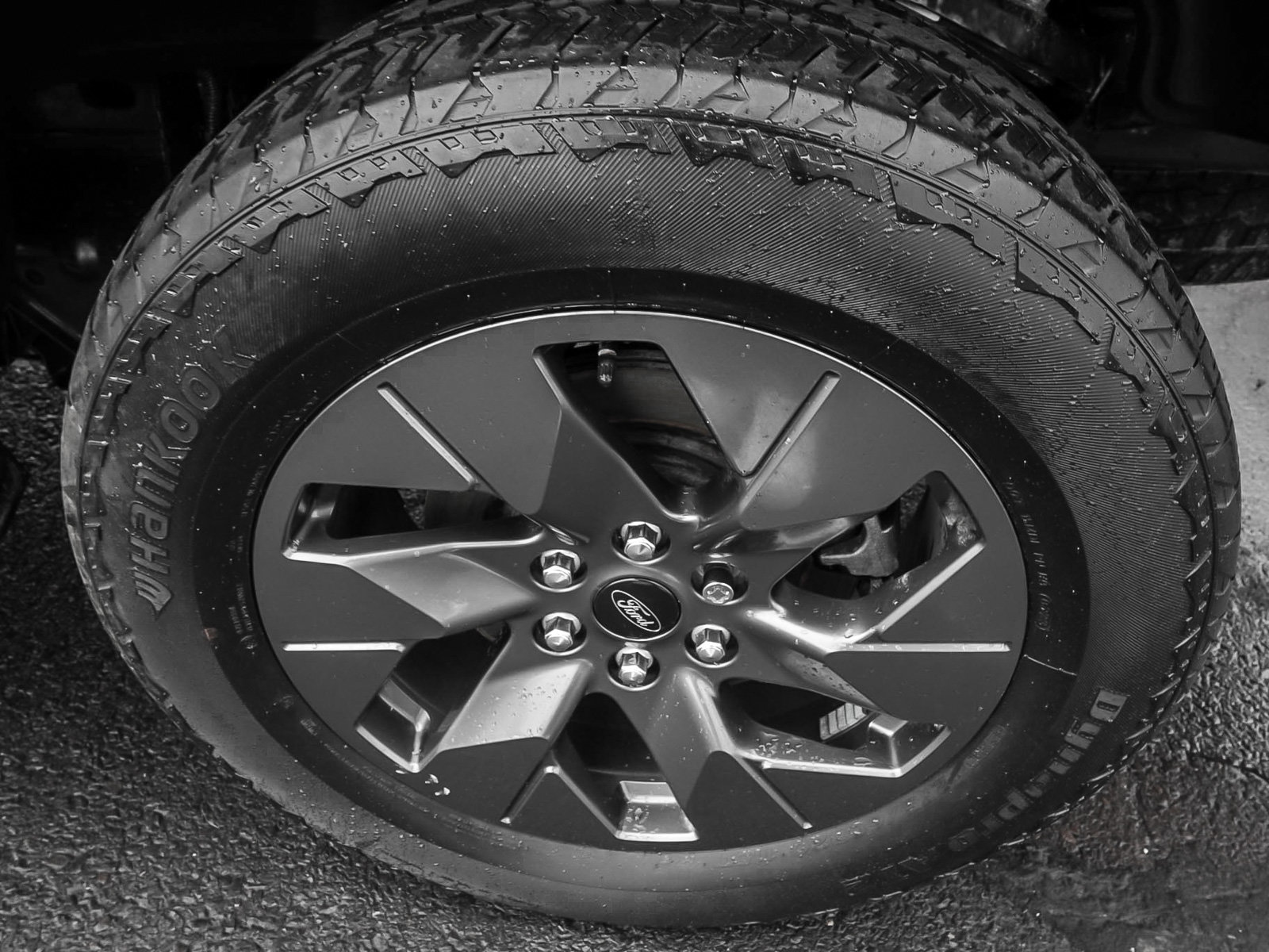 Used 2023 Ford F150 Lightning Lariat image 7