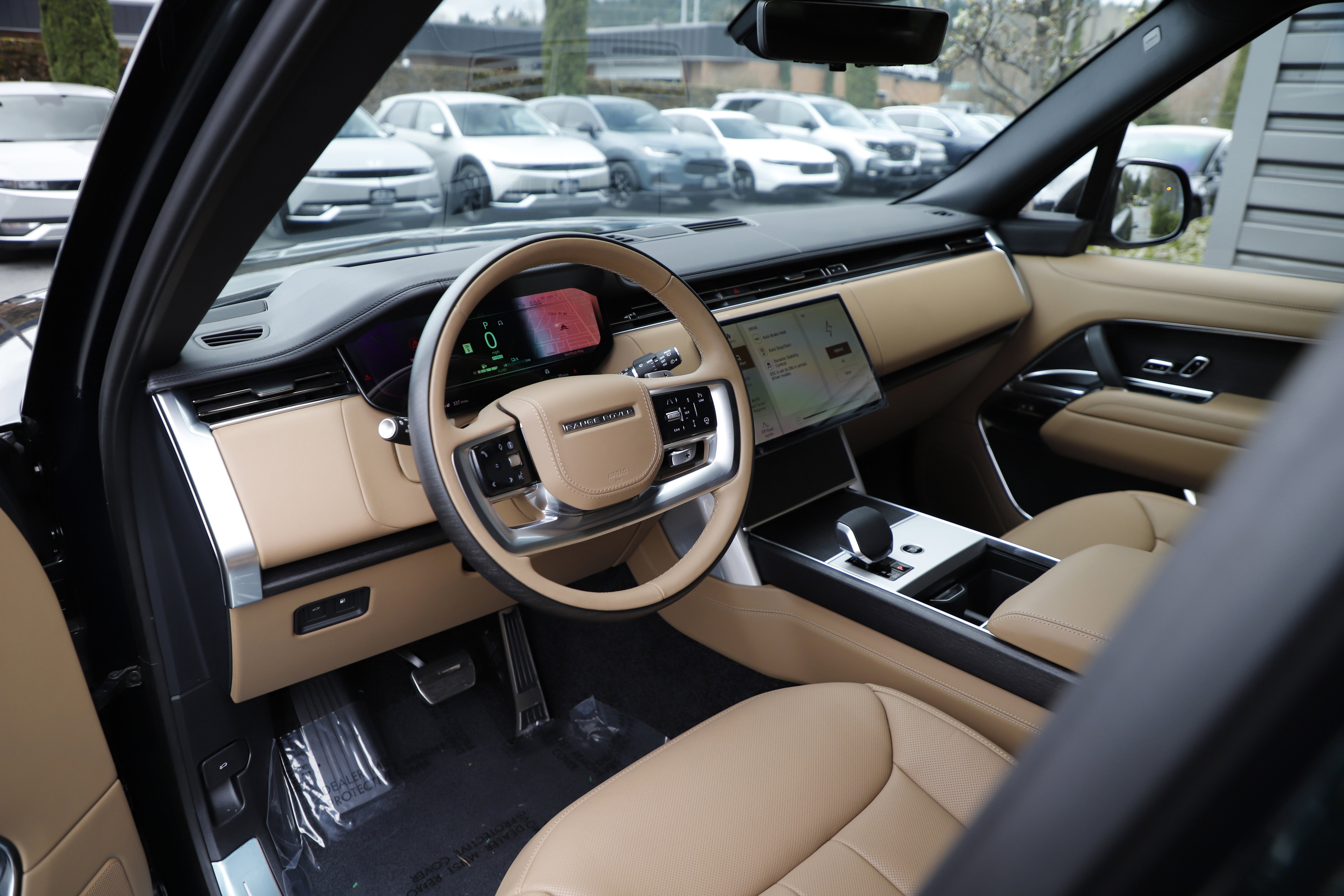 New 2026 Land Rover Range Rover SE image 16