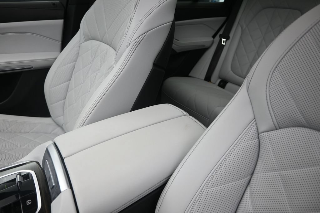 Certified 2024 BMW X5 xDrive50e w/ Premium Package AWD/4WD image 14