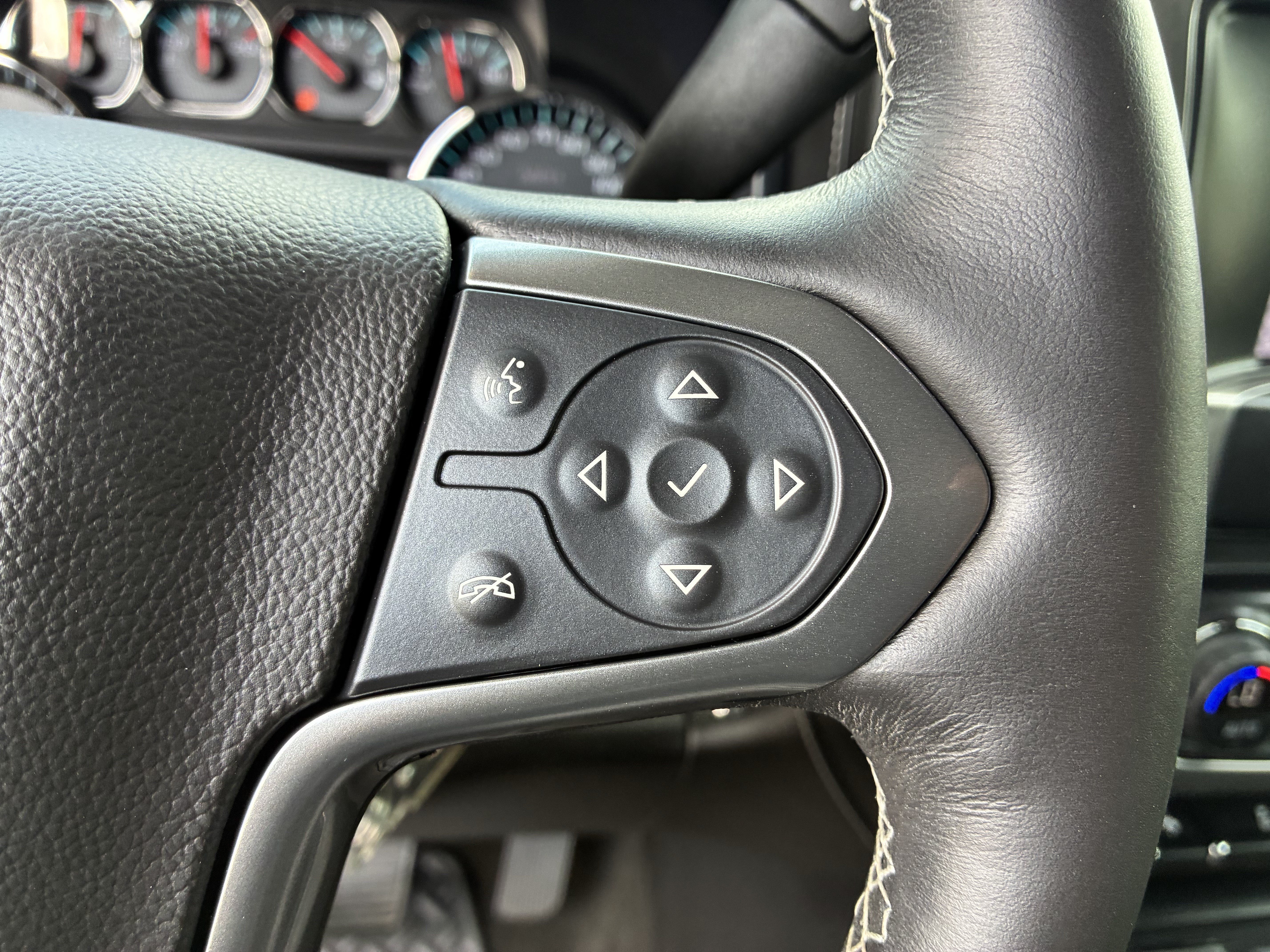 Used 2015 Chevrolet Silverado 2500 LTZ AWD/4WD image 29