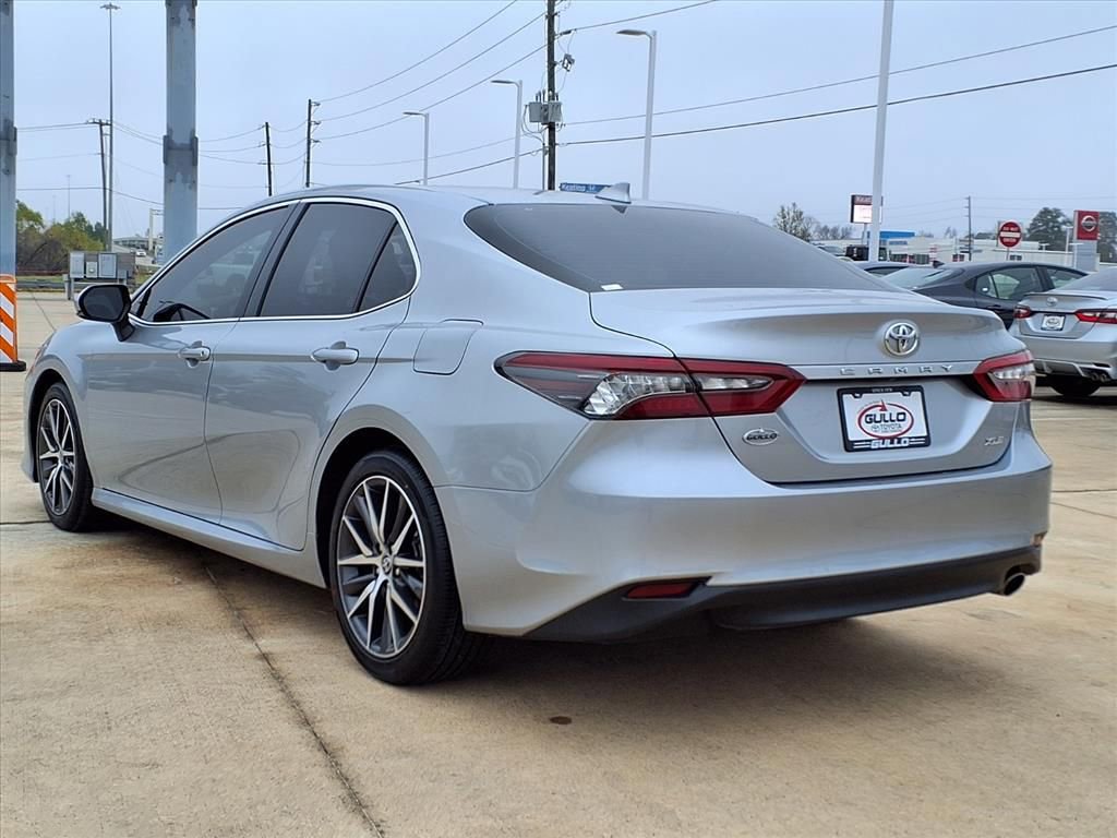Certified 2022 Toyota Camry XLE image 2
