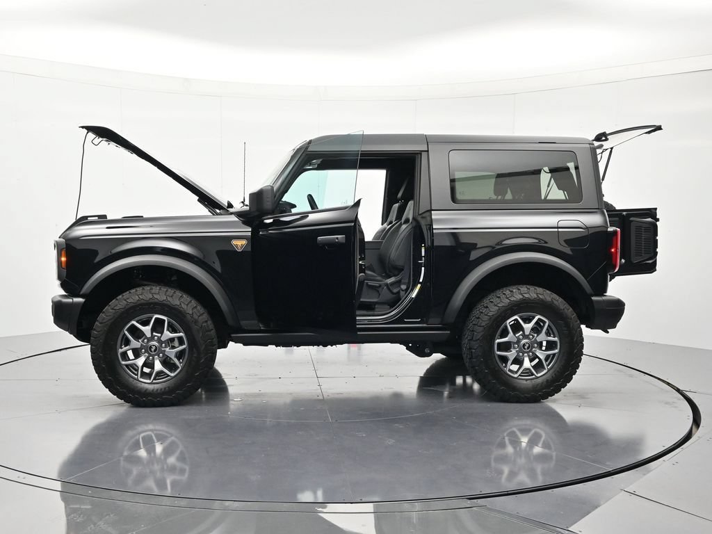 Certified 2025 Ford Bronco Badlands AWD/4WD image 43