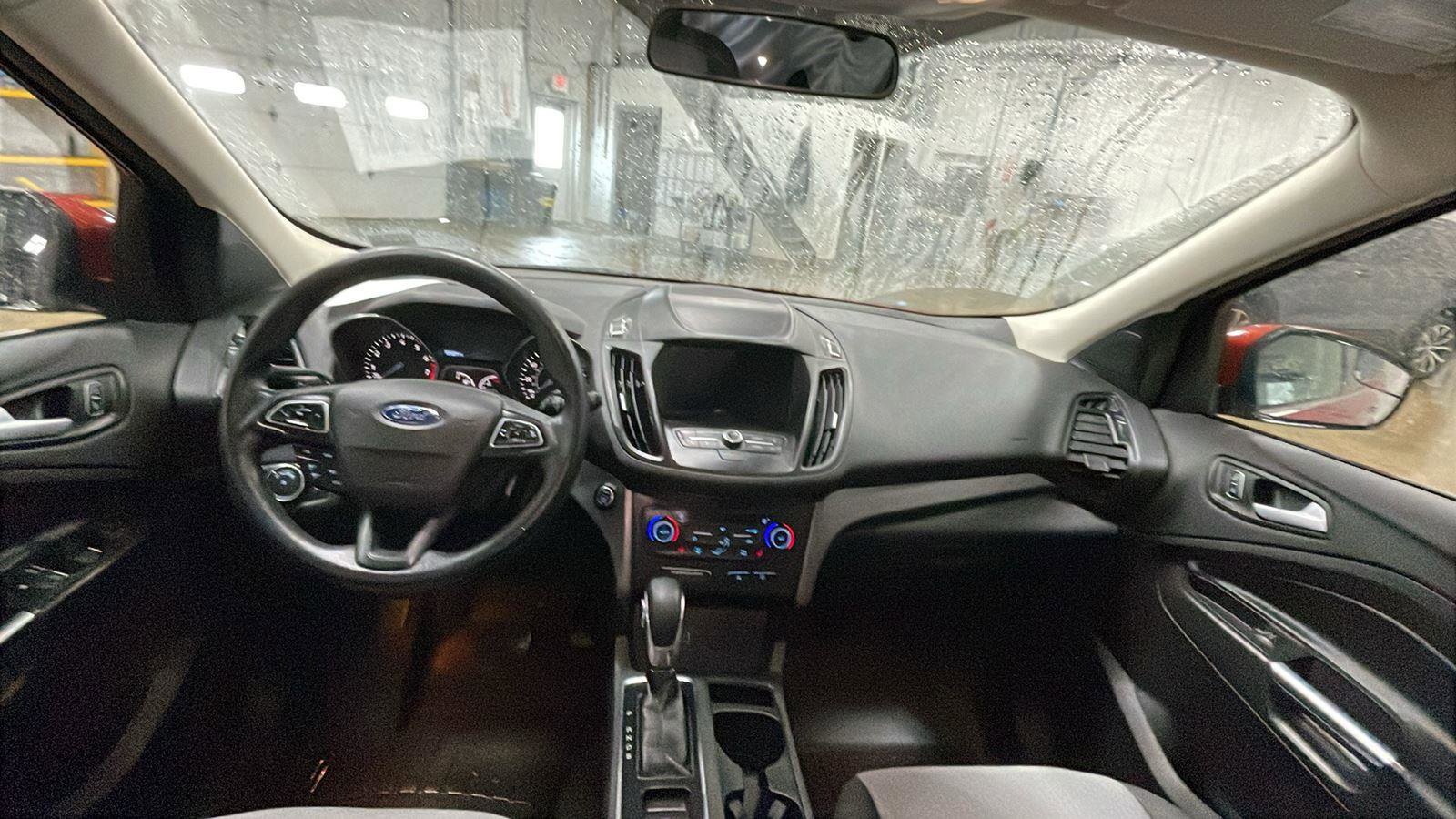 Used 2019 Ford Escape SE image 11