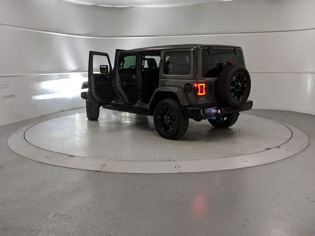 Used 2023 Jeep Wrangler Unlimited Sahara w/ Cold Weather Group image 10