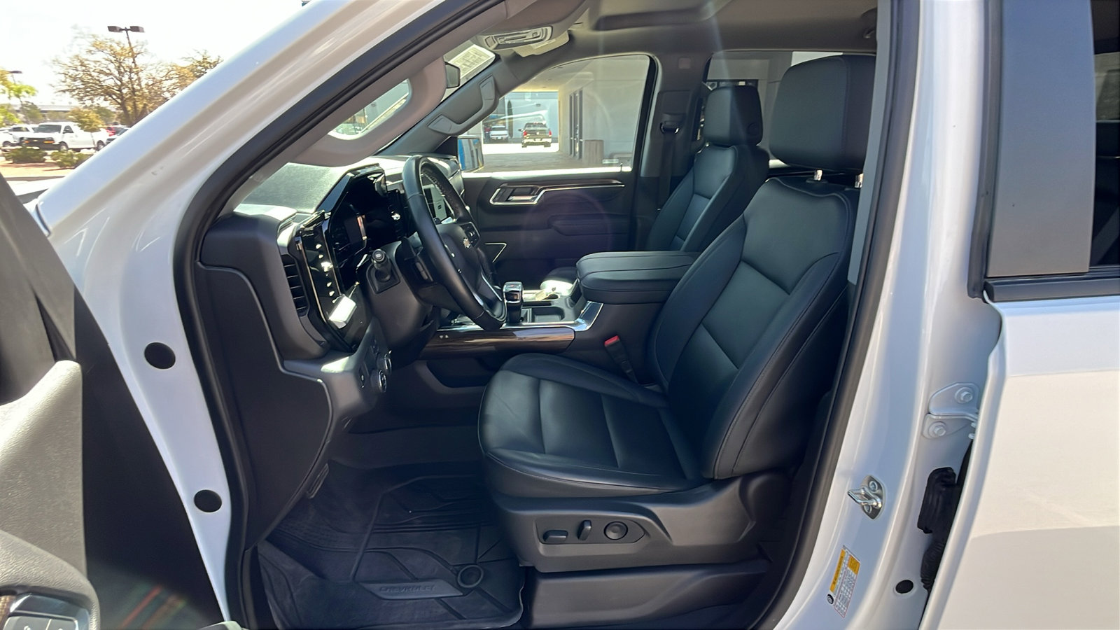 Used 2025 Chevrolet Silverado 1500 LT w/ Texas Edition Plus image 10