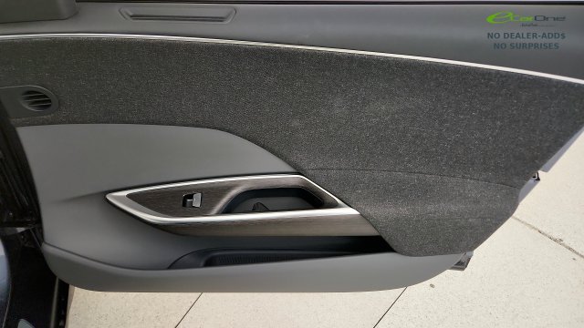 Used 2025 Lucid Air Pure RWD image 36