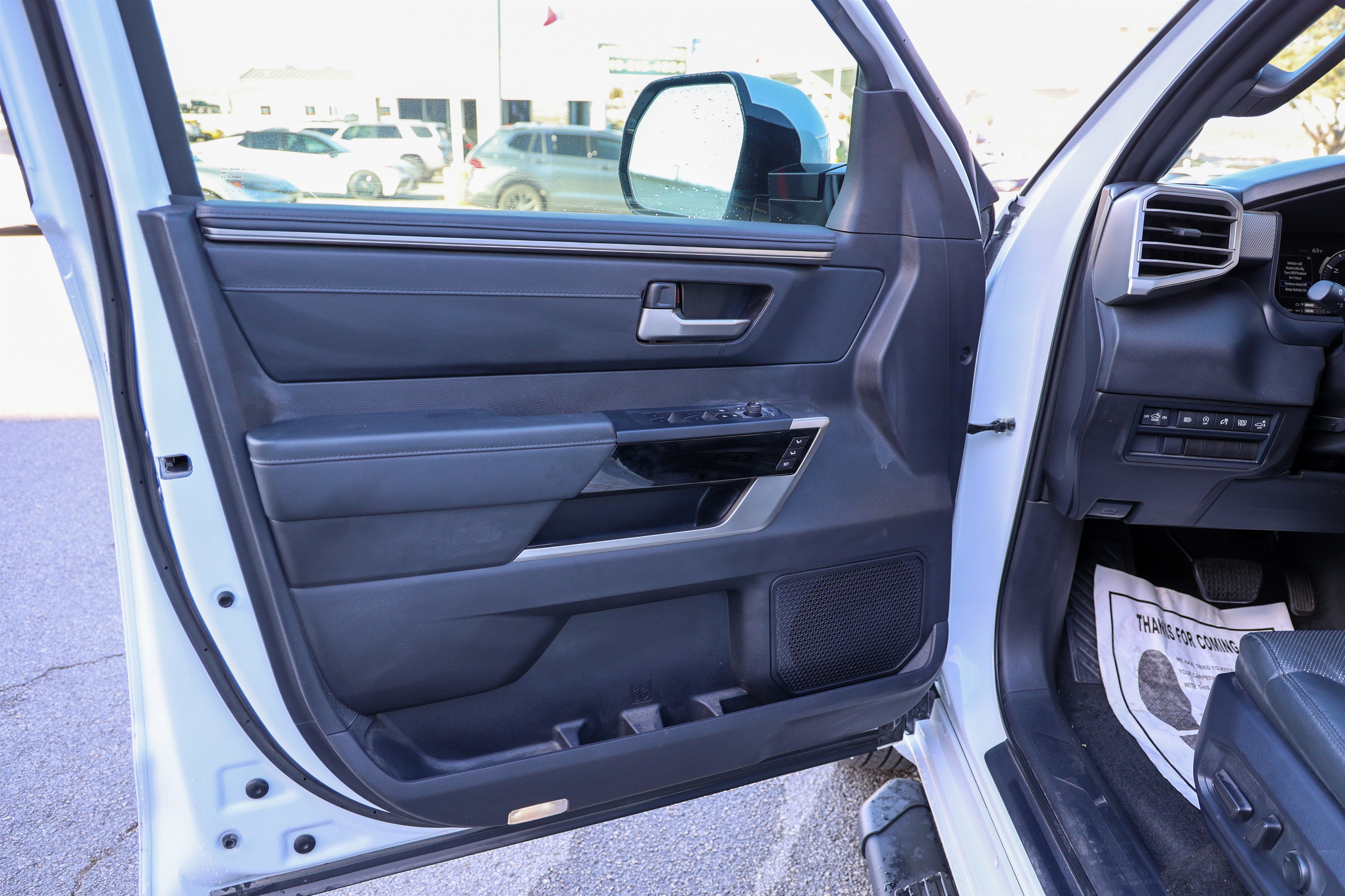 Used 2025 Toyota Tundra Limited image 32