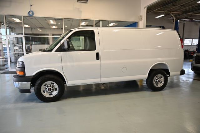 New 2026 GMC Savana 3500 w/ Driver Convenience Package RWD image 9