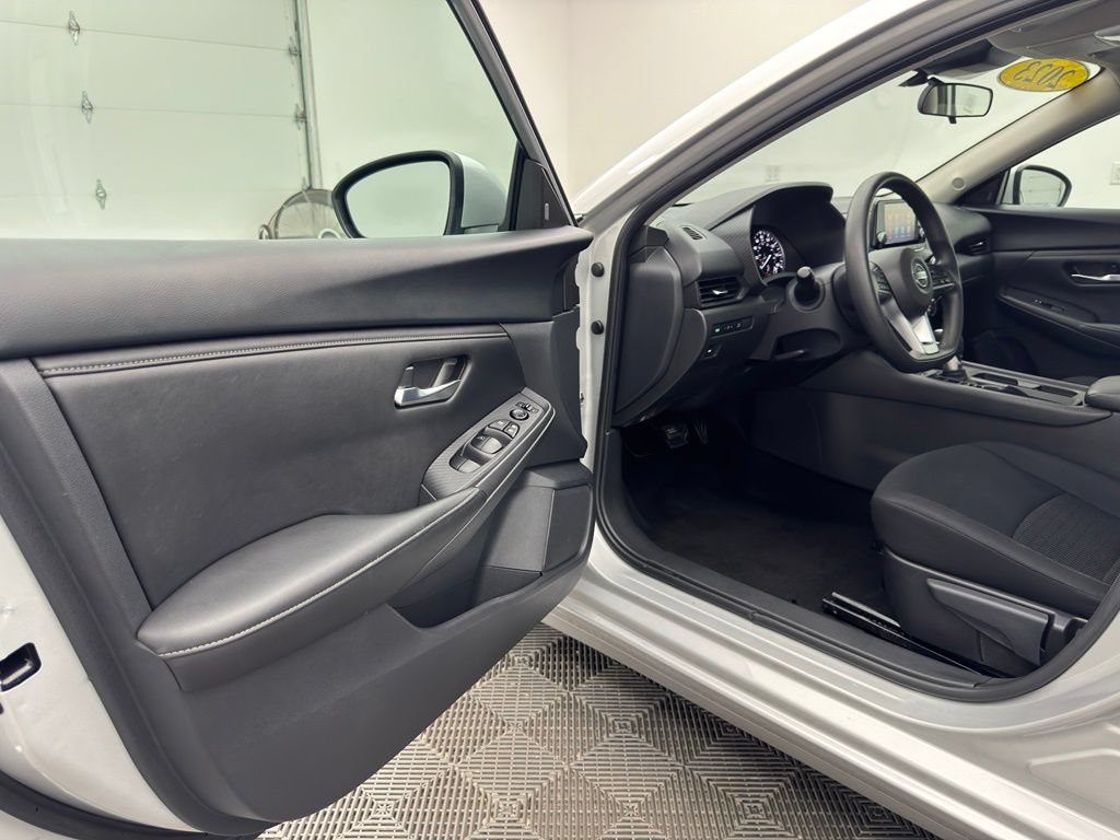 Used 2023 Nissan Sentra S FWD image 13