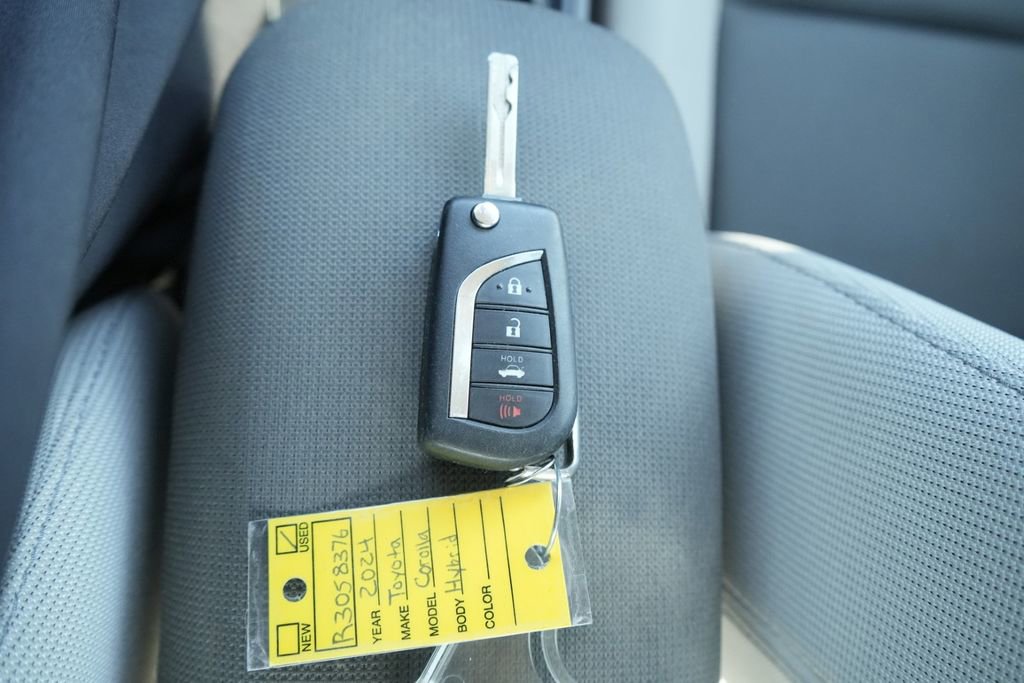 Used 2024 Toyota Corolla XLE image 35