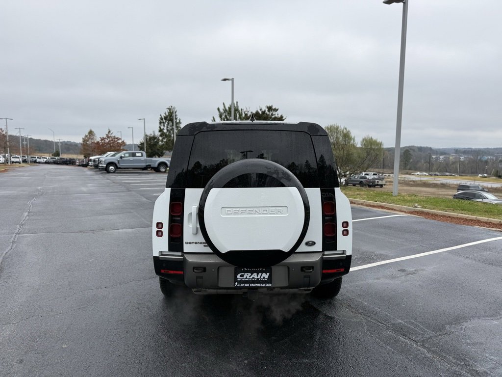Used 2023 Land Rover Defender 130 X-Dynamic SE image 6