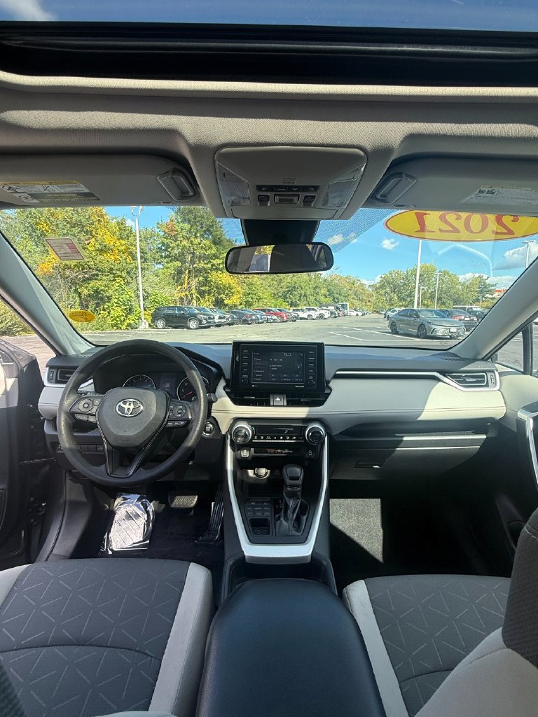 Used 2021 Toyota RAV4 XLE w/ Convenience Package AWD/4WD image 20