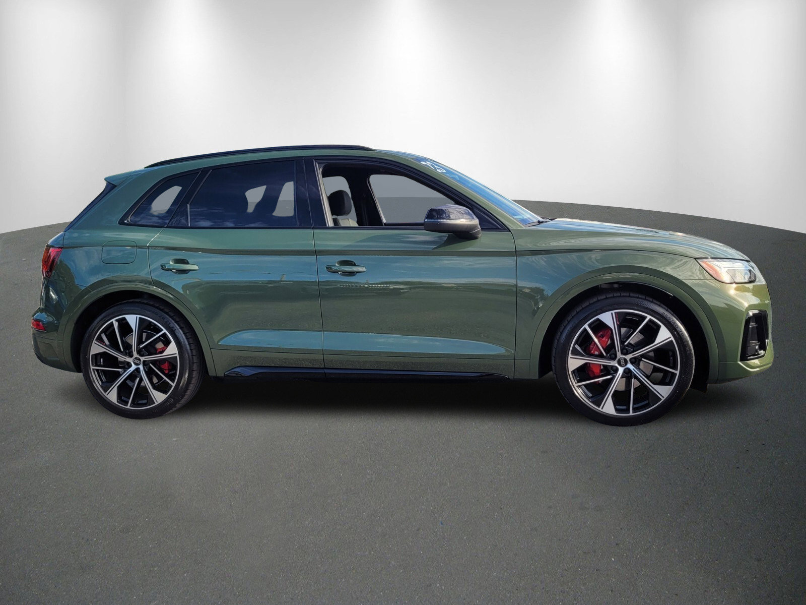 Used 2023 Audi SQ5 Premium Plus w/ Premium Plus Package image 8