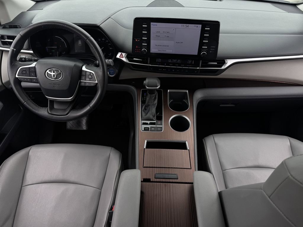Used 2022 Toyota Sienna XLE FWD image 11