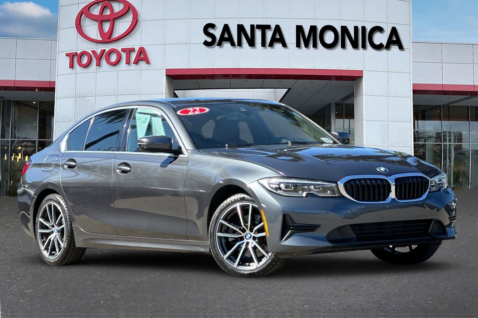 Used 2022 BMW 330i xDrive Sedan w/ Driving Assistance Package AWD/4WD image 2