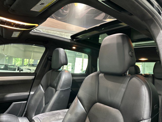 Used 2014 Porsche Cayenne GTS AWD/4WD image 40
