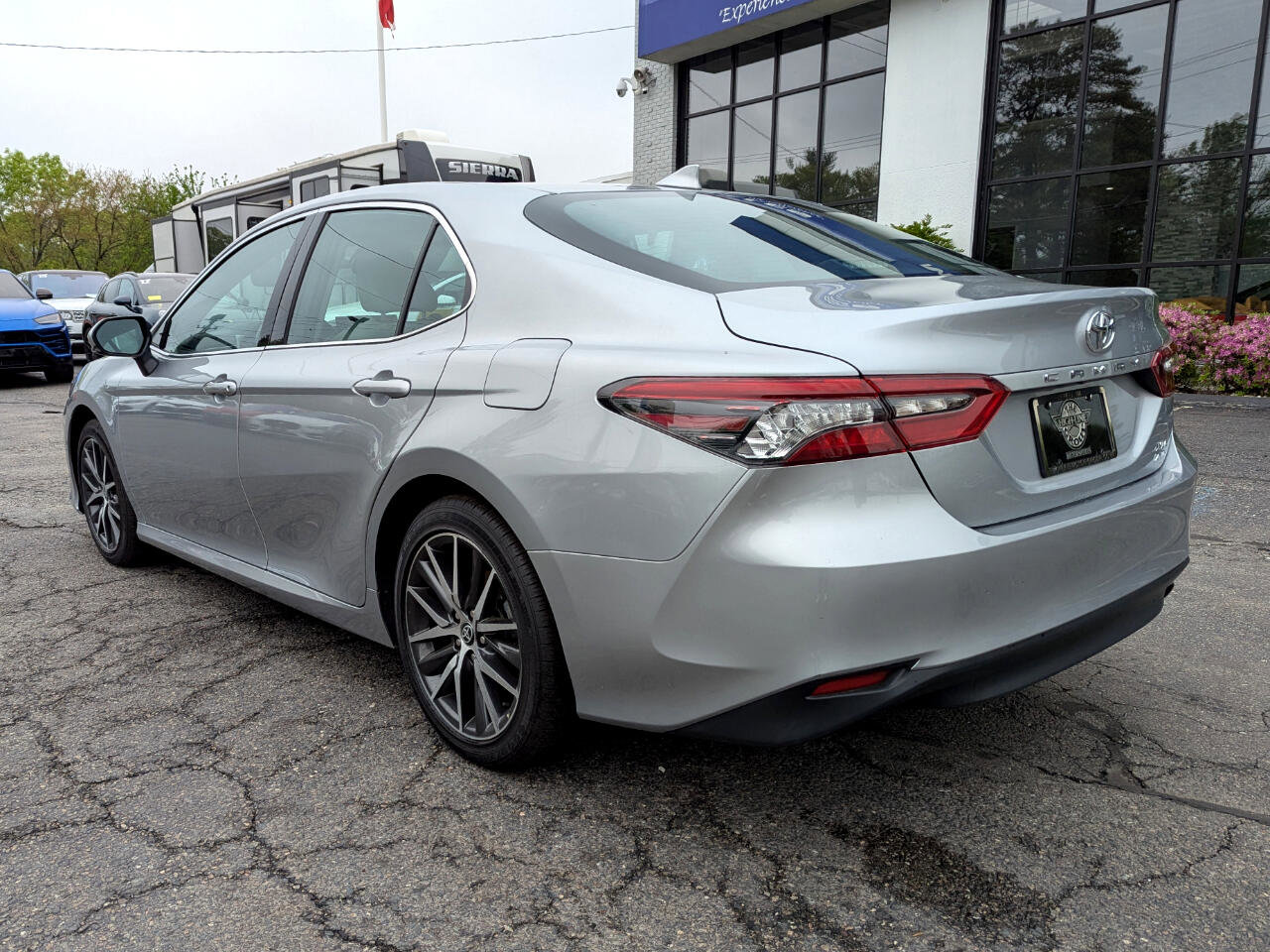 Used 2023 Toyota Camry XLE w/ Cold Weather Package AWD/4WD image 10