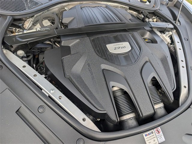 Used 2021 Porsche Panamera image 16