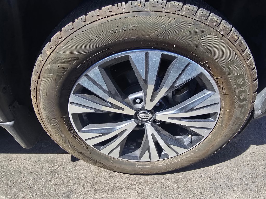 Used 2021 Nissan Rogue SV w/ Premium Package image 7