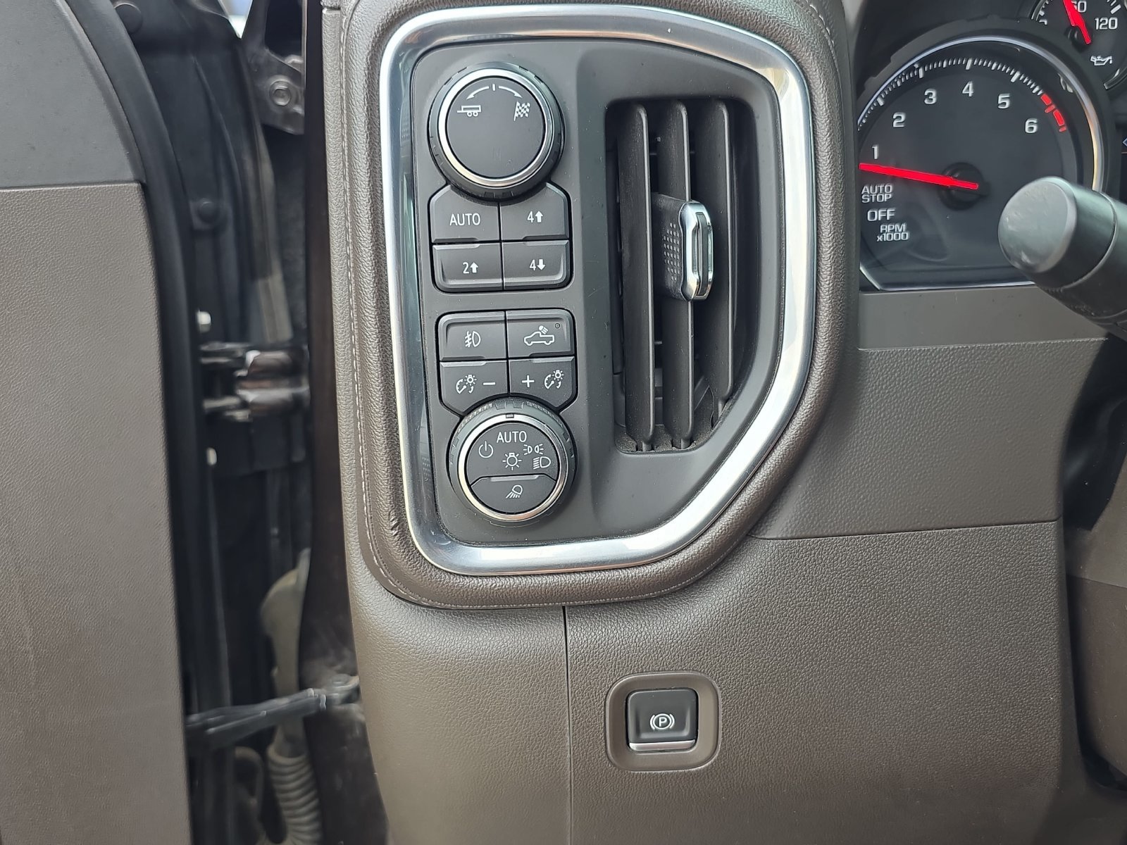 Used 2019 Chevrolet Silverado 1500 LTZ w/ LTZ Texas Edition AWD/4WD image 22